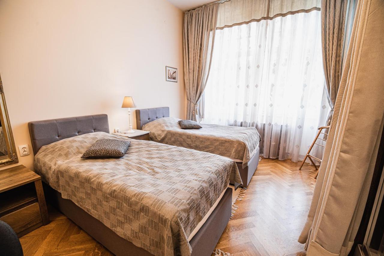 Guest House Veronika Kocevje Esterno foto
