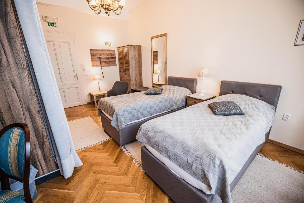 Guest House Veronika Kocevje Esterno foto